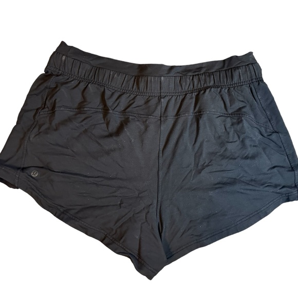 Lululemon shorts - Picture 3 of 4
